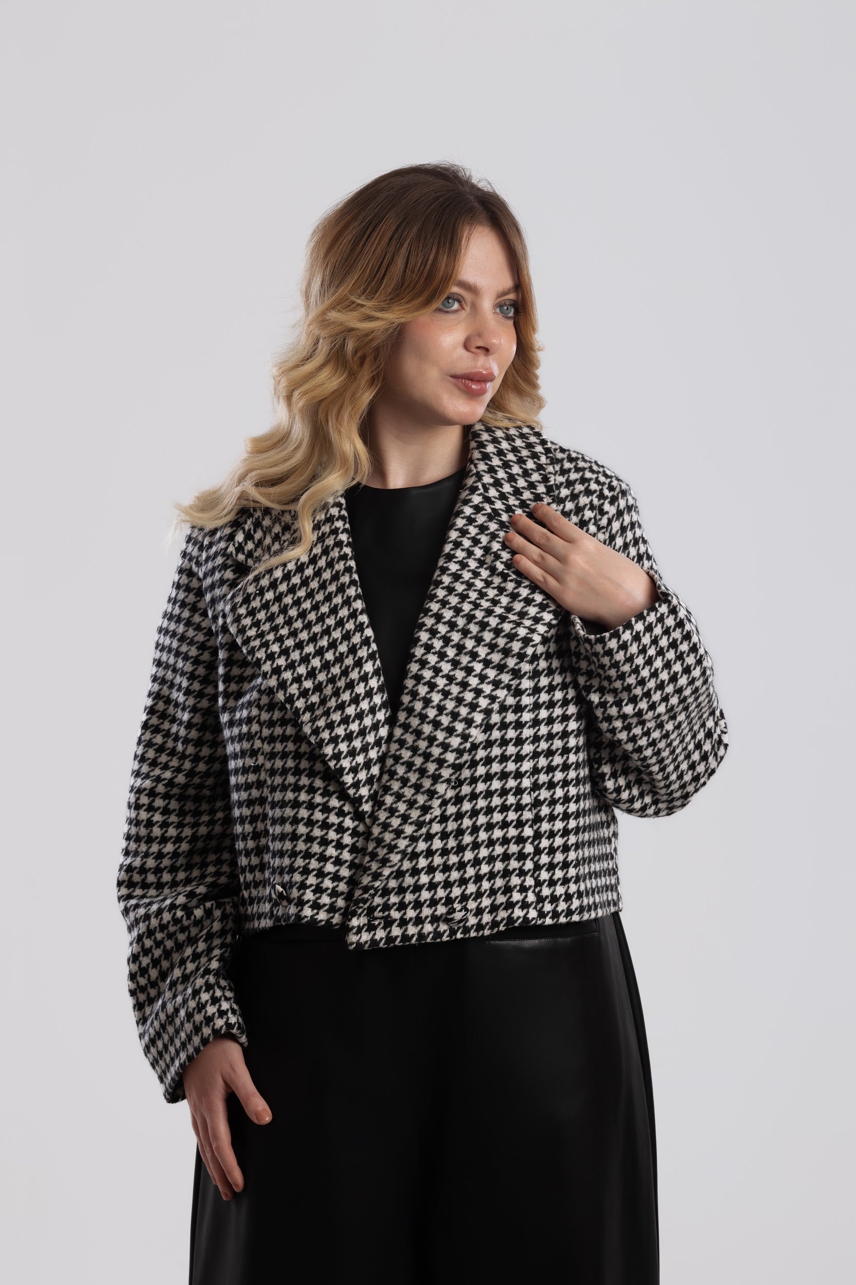 Nyllya Signature Houndstooth Cropped Blazer
